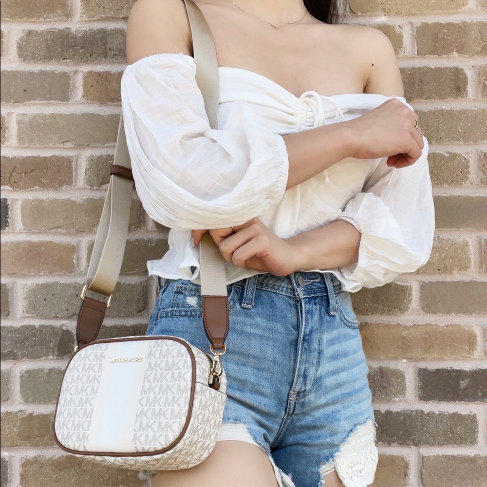 Gaby’sBags💕NWT Michael Kors oval Crossbody - Picture 4 of 7